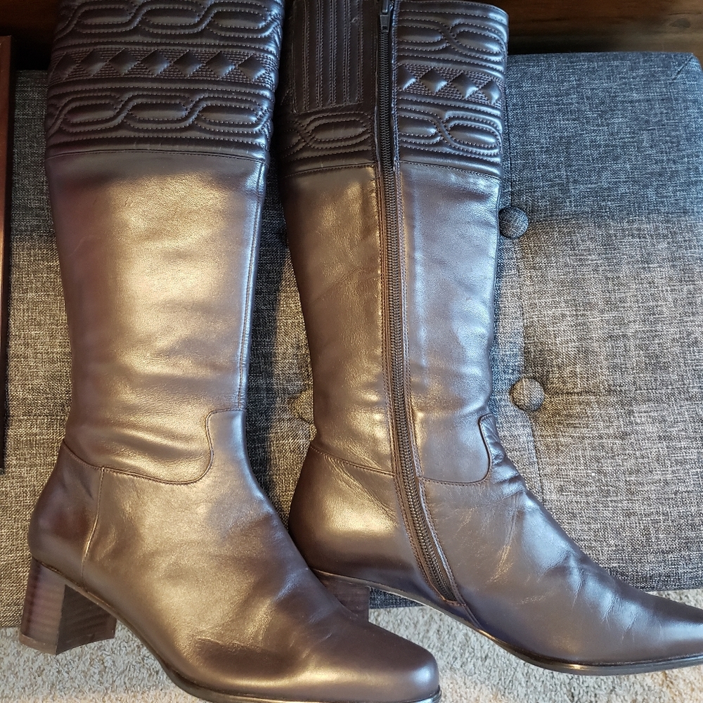 Tall brown boots - Picture 6 of 8